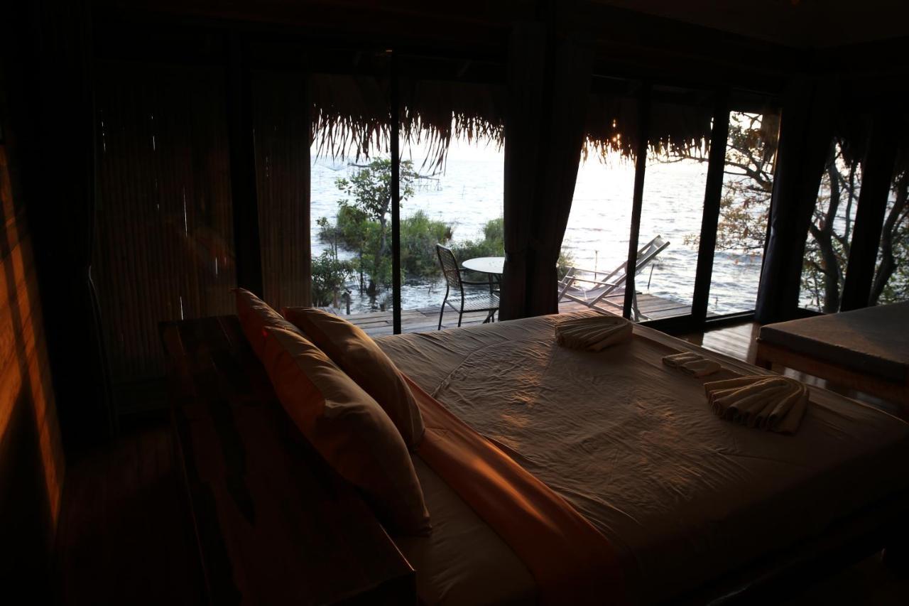 Wetlandcamp บ้านชายเล Phatthalung Esterno foto