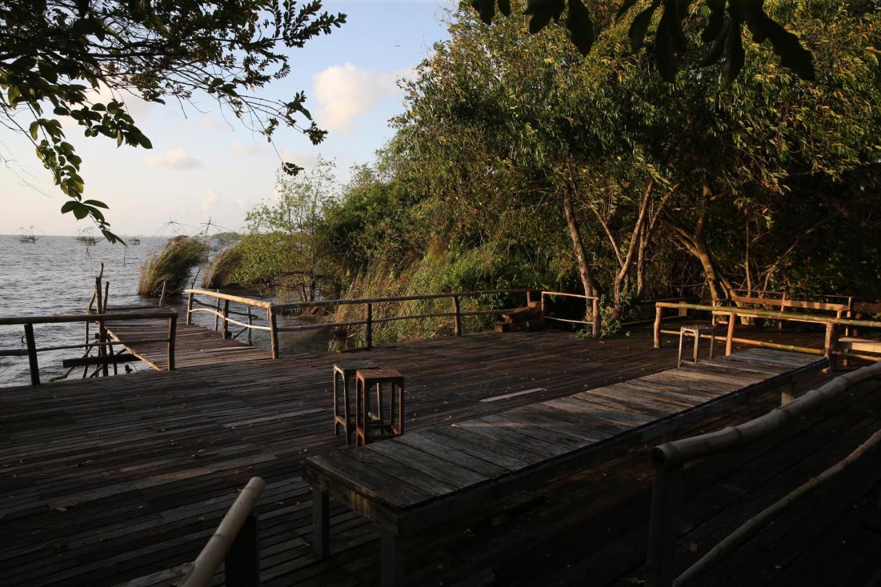 Wetlandcamp บ้านชายเล Phatthalung Esterno foto